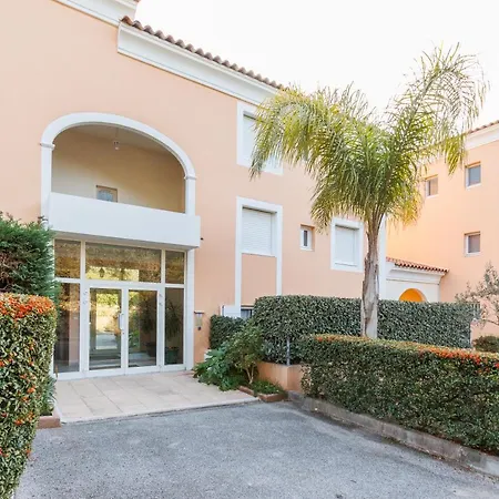 Avec Jardin, Clim&piscine - Proche Plages Et Randos, Parking Privé - La Girelle Appartement *