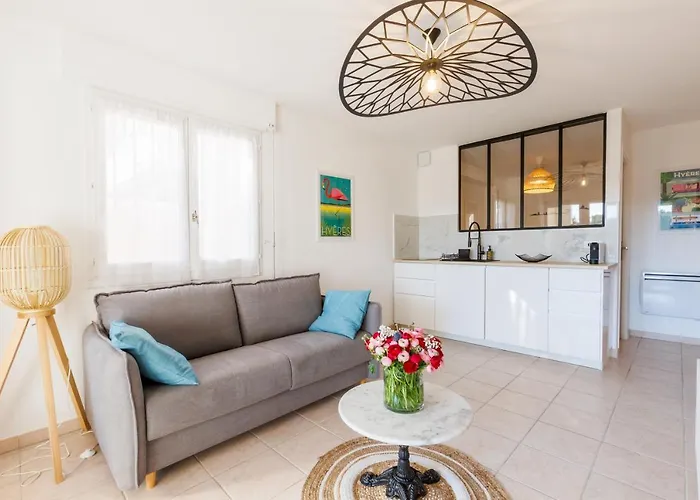 Appartamento Avec Jardin, Clim&piscine - Proche Plages Et Randos, Parking Privé - La Girelle Hyères