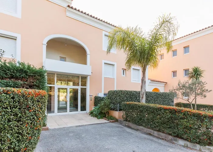 Avec Jardin, Clim&piscine - Proche Plages Et Randos, Parking Privé - La Girelle Appartement *